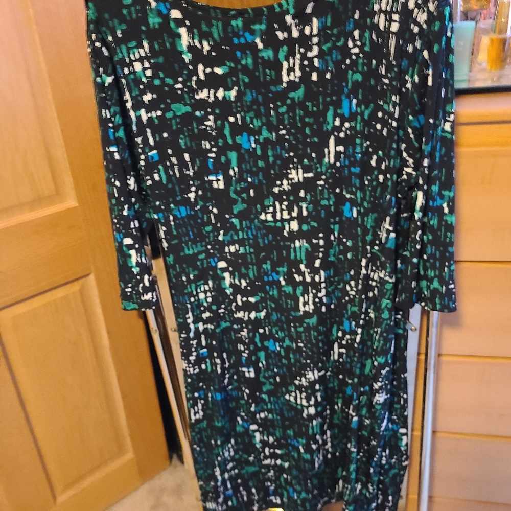 Dress - Picture 3 of 4